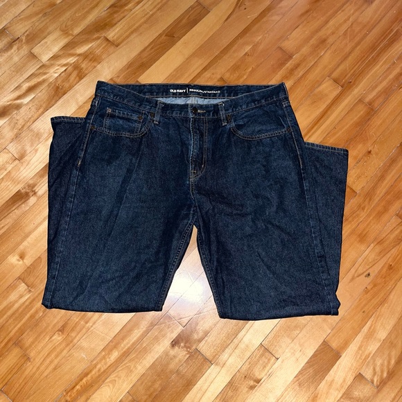 Old Navy Regular Fit Ladies Jeans 38/32 - Picture 1 of 4